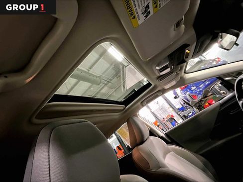 Certified 2025 Subaru Crosstrek 2.0i Premium image 13