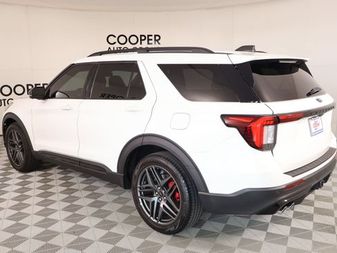 Used 2025 Ford Explorer ST w/ Sun And Sound Package AWD/4WD image 24
