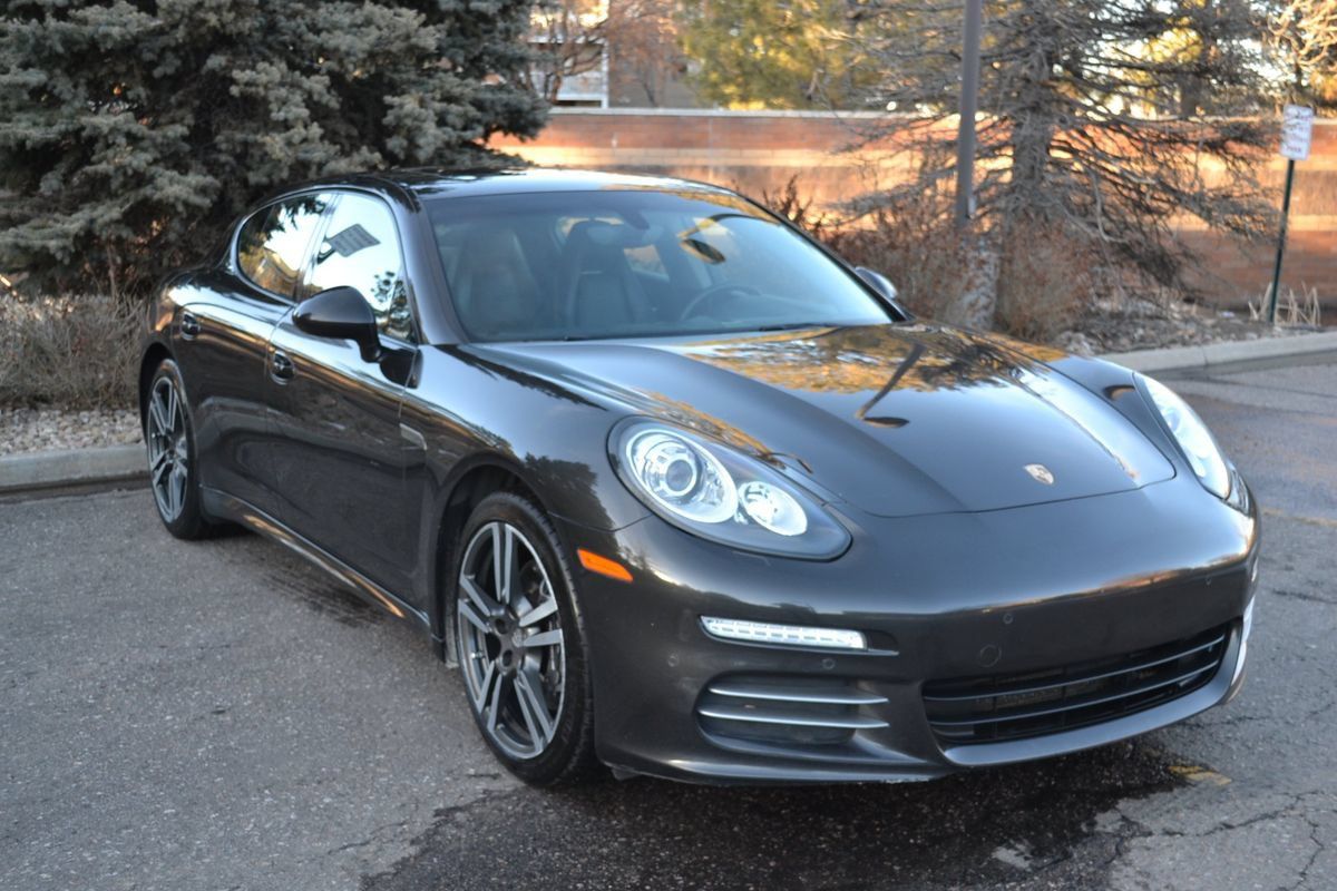 Used 2014 Porsche Panamera 4 w/ Premium Package AWD/4WD image 10
