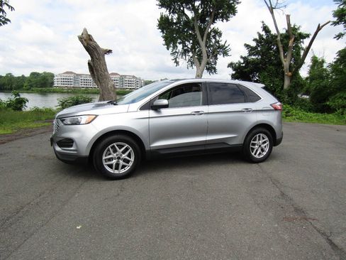 Used 2024 Ford Edge SEL AWD/4WD image 3