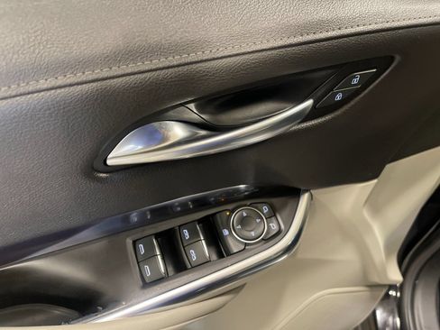 Used 2020 Cadillac XT4 Luxury w/ Cold Weather Package FWD image 13