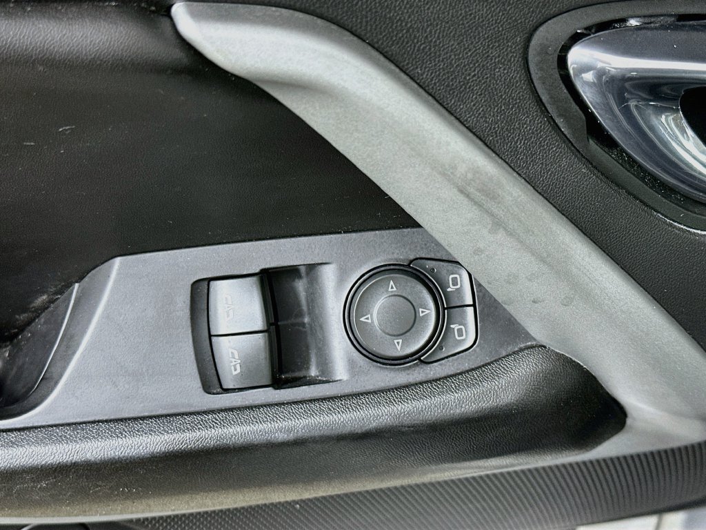 Used 2017 Chevrolet Camaro LT RWD image 19