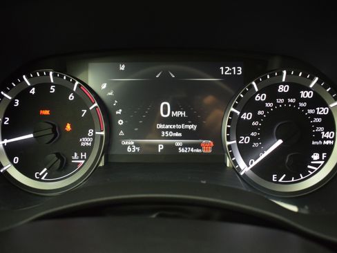 Used 2024 Toyota Highlander LE image 19