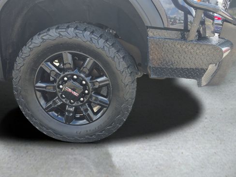 Used 2024 GMC Sierra 2500 AT4 w/ AT4 Premium Plus Package AWD/4WD image 16