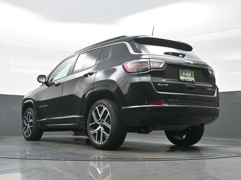 Used 2025 Jeep Compass Limited w/ Elite Group AWD/4WD image 32