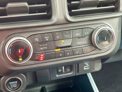 Used 2023 Ford Maverick Lariat w/ Lariat Luxury Package image 16