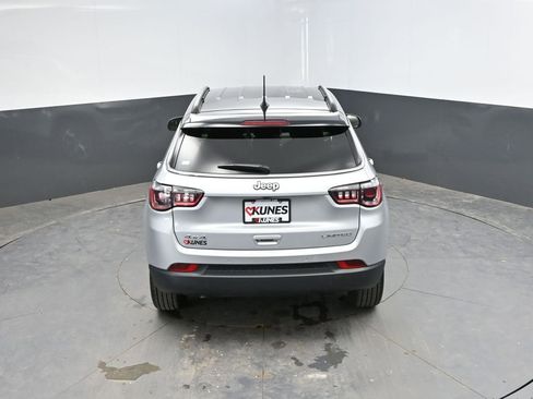 Used 2025 Jeep Compass Limited AWD/4WD image 27