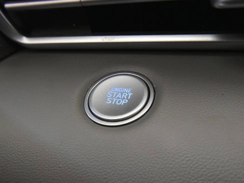 Used 2023 Hyundai Elantra SEL image 23