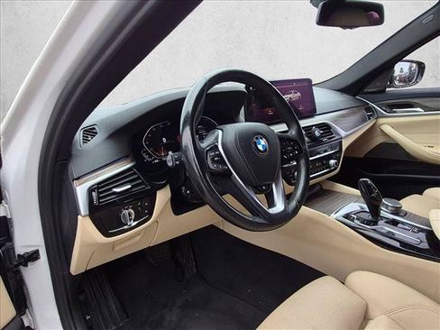 Used 2021 BMW 530i w/ Premium Package RWD image 8