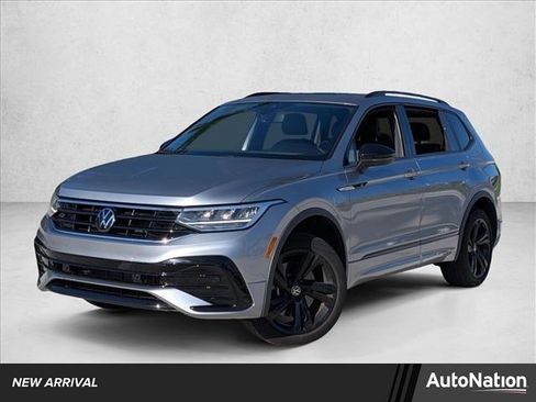 Used 2024 Volkswagen Tiguan SE R-Line FWD image 1
