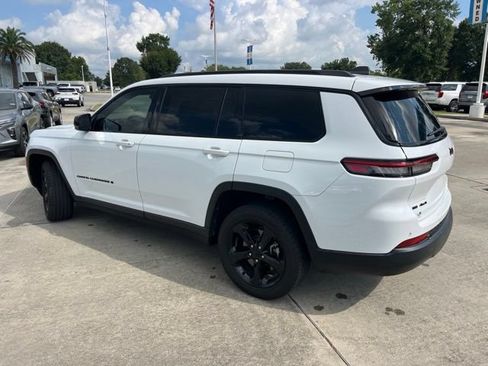 Used 2022 Jeep Grand Cherokee L Laredo AWD/4WD image 4