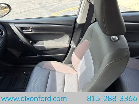 Used 2018 Toyota Corolla LE FWD image 19