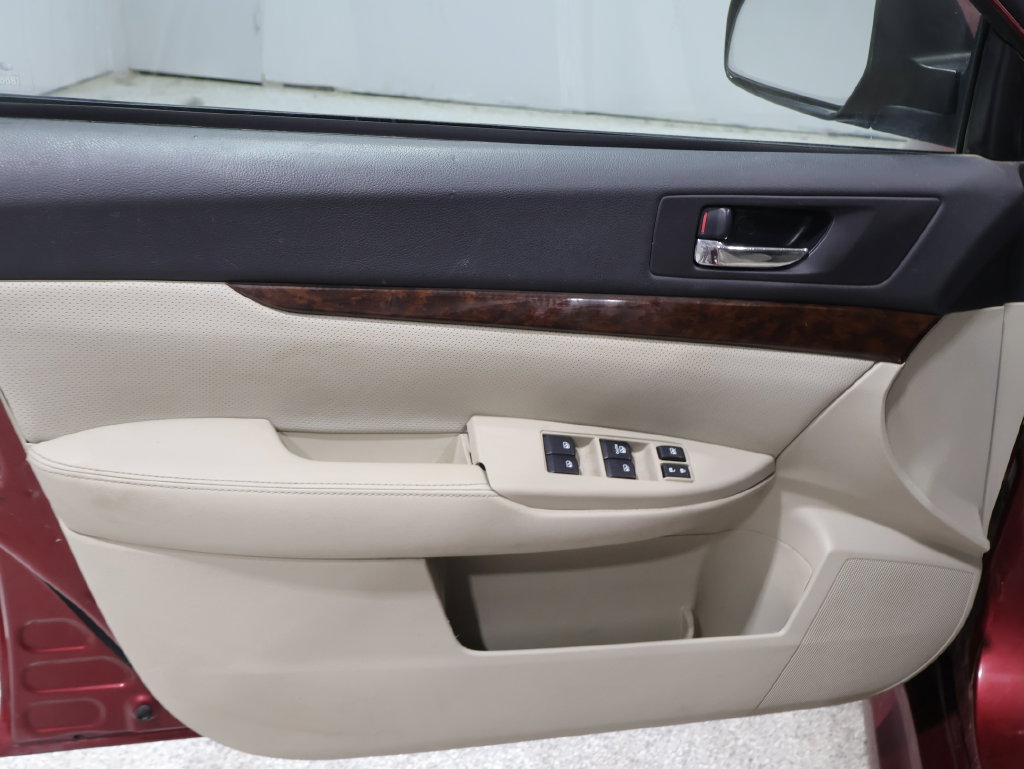Used 2014 Subaru Legacy 2.5i Limited AWD/4WD image 21