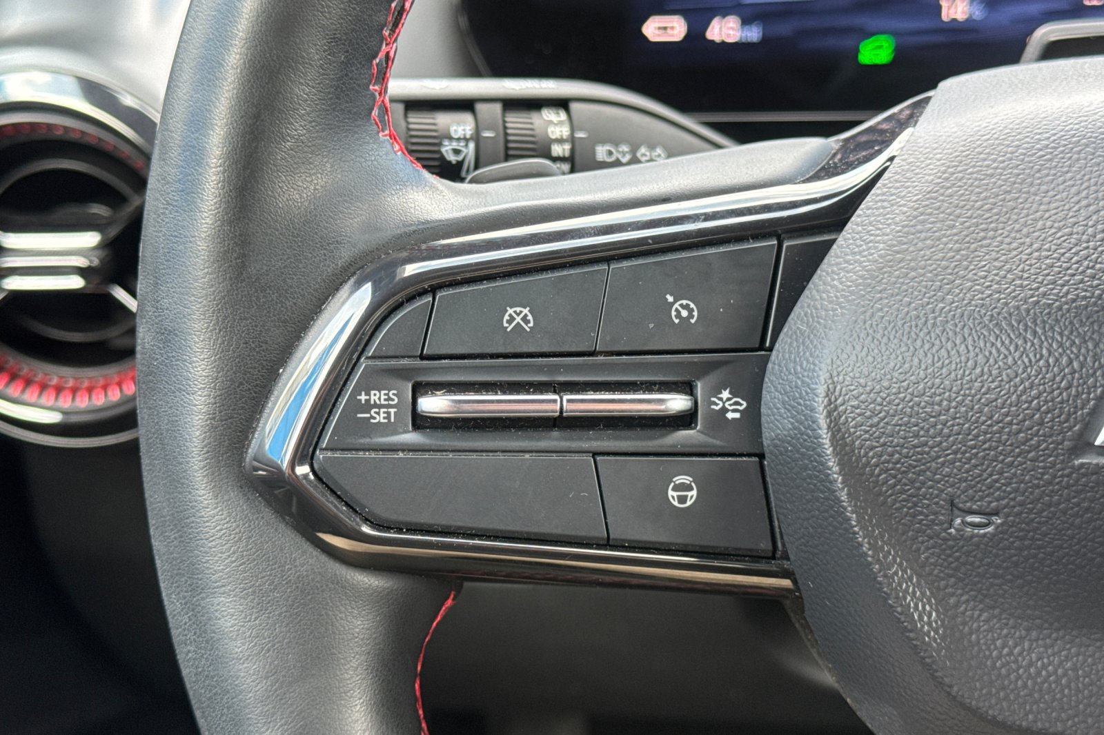 Used 2024 Chevrolet Equinox EV RS FWD image 34