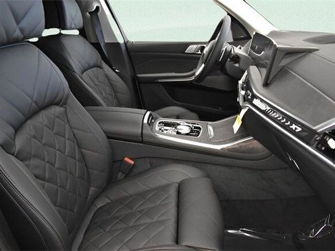 New 2026 BMW X7 xDrive40i w/ Premium Package image 14