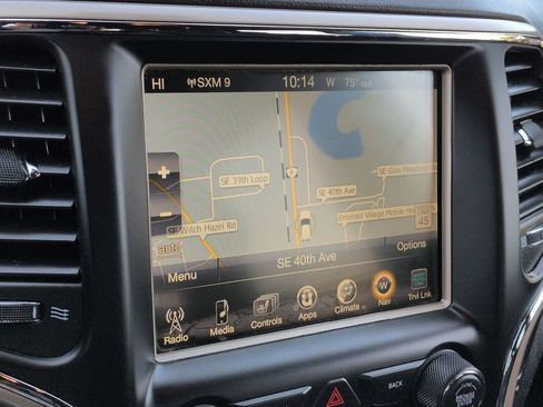 Used 2016 Jeep Grand Cherokee Overland AWD/4WD image 18