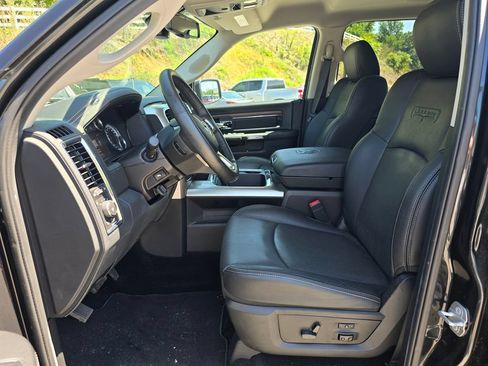 Used 2016 RAM 1500 Laramie w/ Convenience Group AWD/4WD image 4