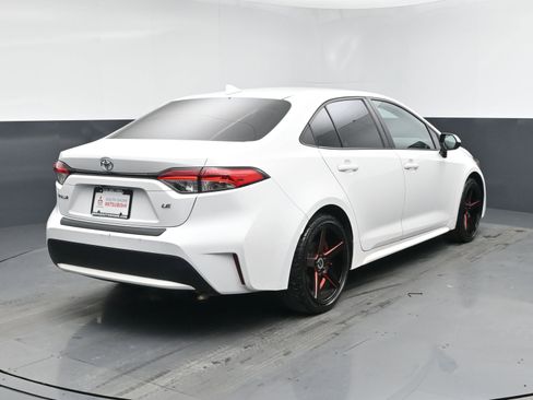 Used 2020 Toyota Corolla LE image 19