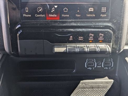 Used 2023 RAM 1500 Laramie AWD/4WD image 22