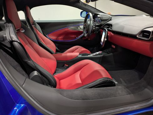 Used 2023 McLaren Artura image 19