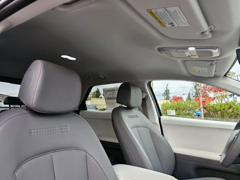New 2025 Hyundai Ioniq 5 SEL image 11