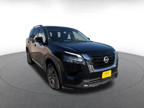 Used 2025 Nissan Pathfinder SV AWD/4WD image 3