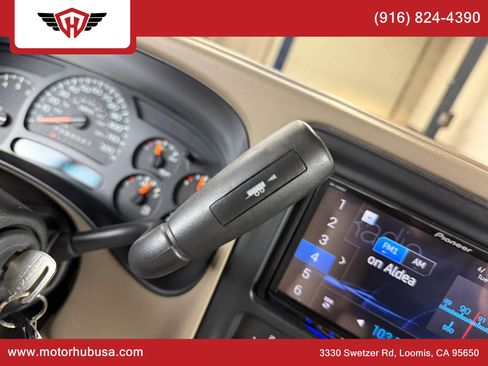 Used 2007 GMC Sierra 2500 SLE w/ Onstar Plus Package AWD/4WD image 32