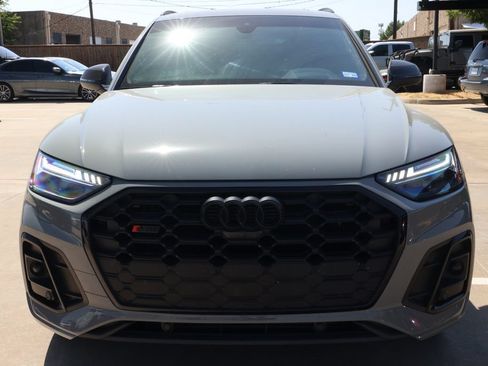 Used 2022 Audi SQ5 Prestige w/ Prestige Package AWD/4WD image 2