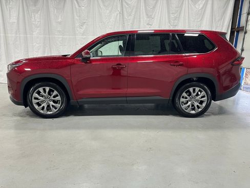 Used 2025 Toyota Grand Highlander Limited image 4