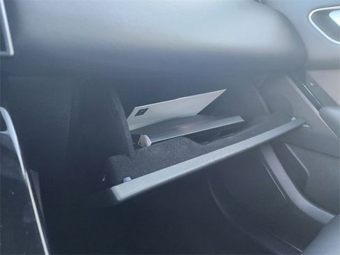 Used 2024 Land Rover Range Rover Velar Dynamic HSE image 32