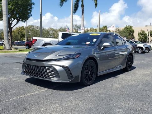 Used 2026 Toyota Camry SE w/ Convenience Package image 2