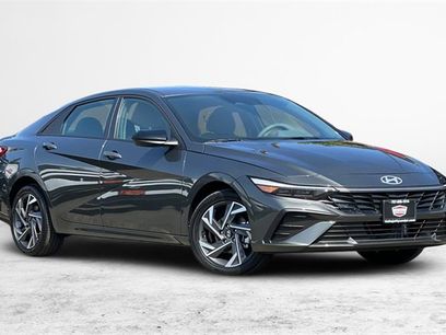 New 2025 Hyundai Elantra SEL w/ Cargo Package