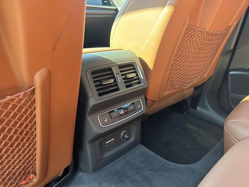 Used 2023 Audi Q5 Prestige w/ Prestige Package image 14