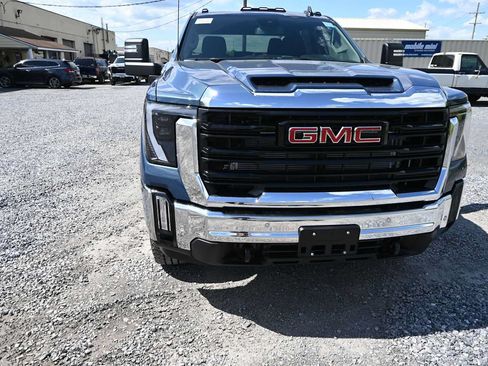New 2026 GMC Sierra 3500 Pro AWD/4WD image 35