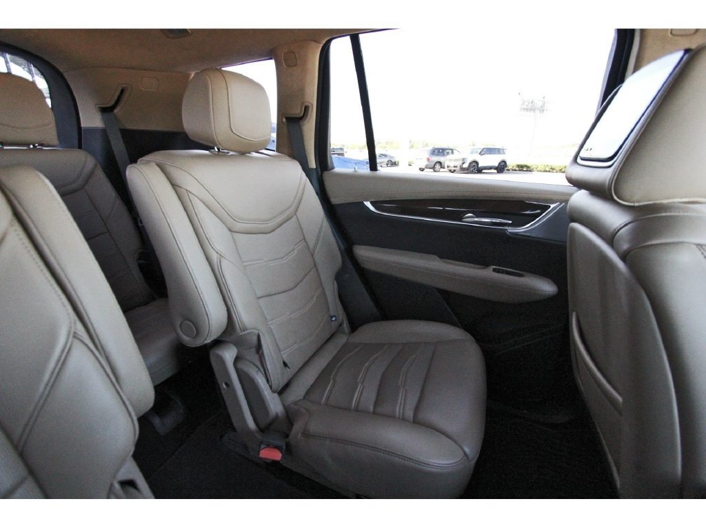 Used 2021 Cadillac XT6 Premium Luxury w/ Platinum Package FWD image 13