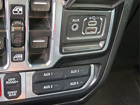 Used 2021 Jeep Wrangler Unlimited Rubicon AWD/4WD image 19