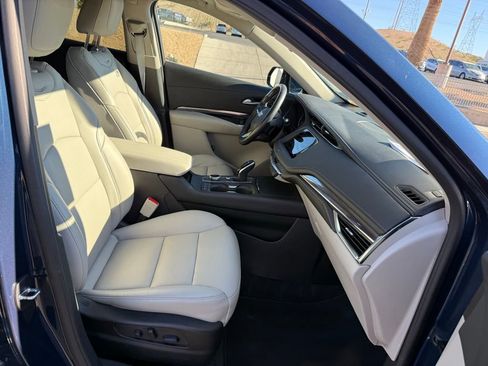 Used 2022 Cadillac XT4 Luxury w/ LPO, Onyx Lite Package image 13