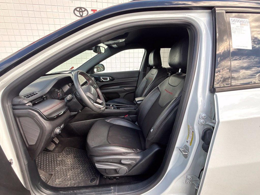 Used 2024 Jeep Compass Trailhawk AWD/4WD image 4