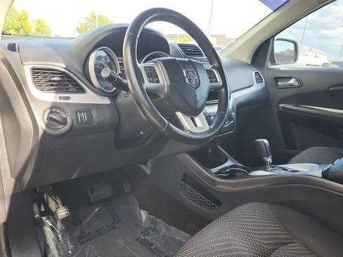 Used 2020 Dodge Journey SE w/ SE Popular Equipment Group FWD image 10