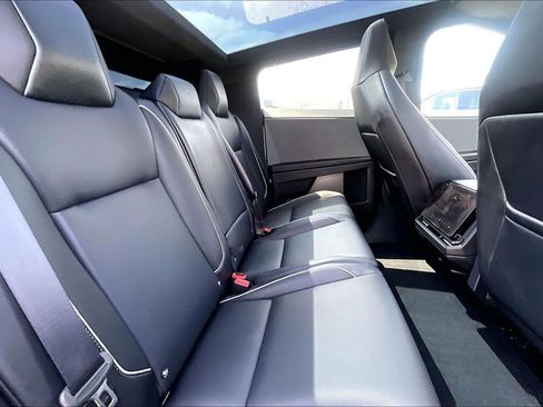 Used 2025 Tesla Cybertruck AWD Crew Cab image 28