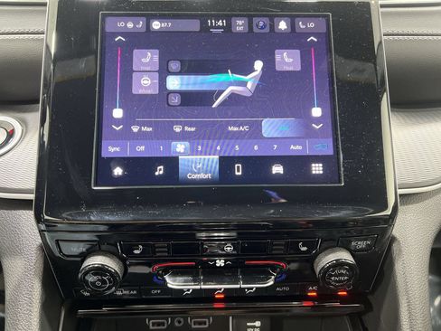 Used 2024 Jeep Grand Cherokee Altitude AWD/4WD image 24