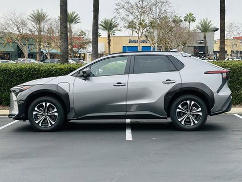 Used 2024 Toyota bZ4X XLE SPORT UTILITY 4D w/ Weather Package image 3