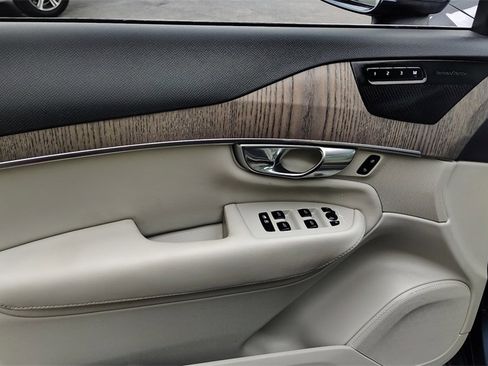 Certified 2024 Volvo XC90 T8 Plus w/ Protection Package Premier image 8