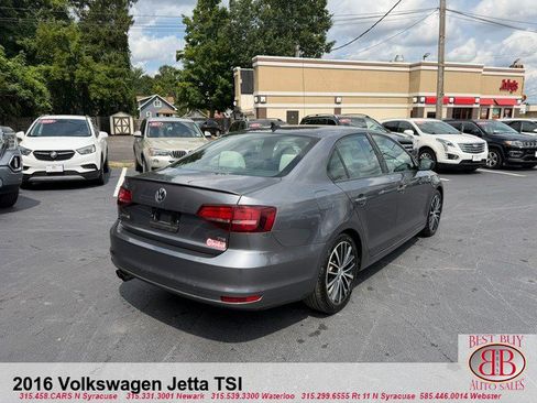 Used 2016 Volkswagen Jetta Sport FWD image 7