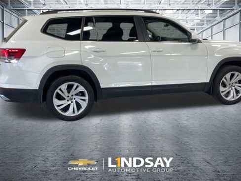 Used 2022 Volkswagen Atlas SE image 2