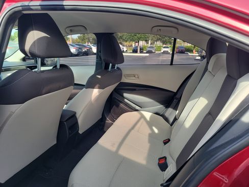 Used 2022 Toyota Corolla LE FWD image 18