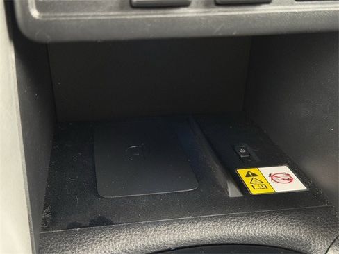 Used 2023 Toyota Corolla Cross XLE image 23