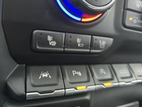 Used 2021 Chevrolet Silverado 1500 High Country w/ Technology Package image 34