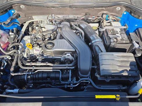 New 2026 Volkswagen Taos SE image 16