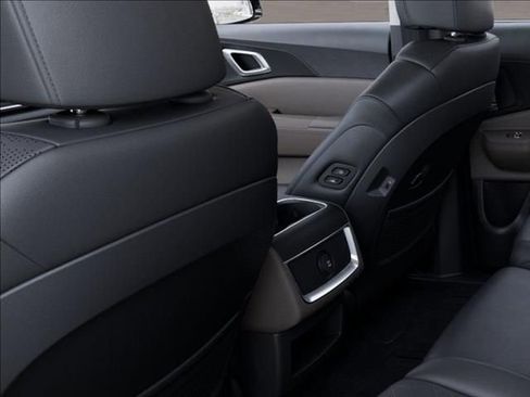 New 2025 Kia Carnival EX image 26